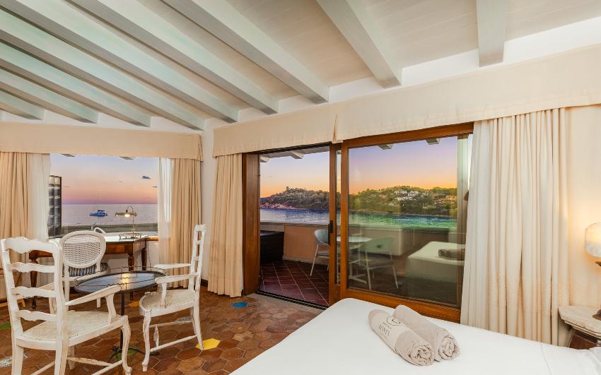 Hotel La Bitta Arbatax -  Camera Deluxe Meerblick mit Jacuzzi 5