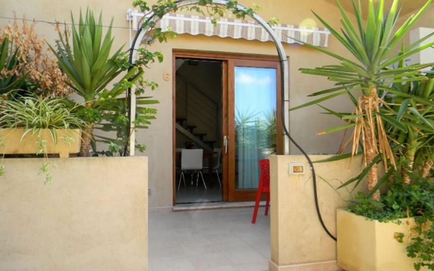 Case Fiorite Residence Case Fiorite Riola Sardo -  Appartamento Appartamento Peonia 9