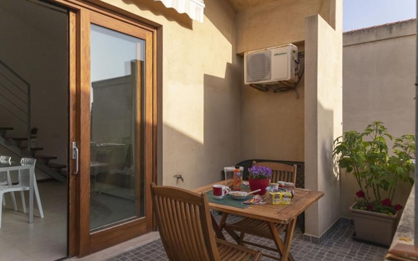 Case Fiorite Residence Case Fiorite Riola Sardo -  Appartamento Appartamento Peonia 5