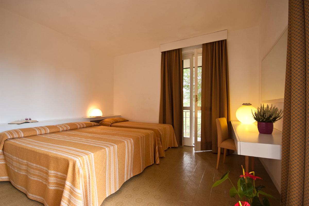 Nexus Hotels di Bini Viaggi S.R.L. Residence Golfo della Lacona Lacona/Capoliveri -  Sistemazione Bilo 4 1