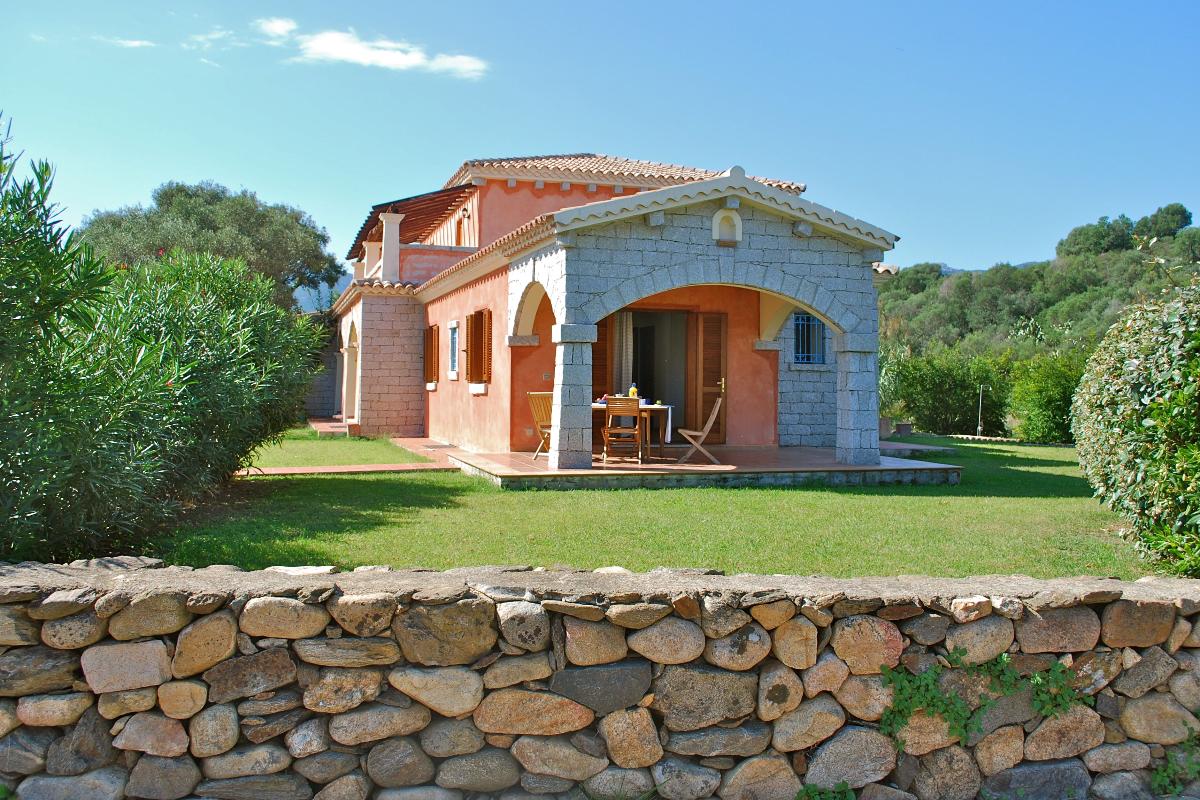 Nexus Hotels di Bini Viaggi S.R.L. Appartamenti Vecchio Stazzo San Teodoro -  Sistemazione Trilo 4 1