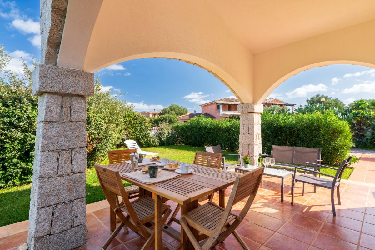 Nexus Hotels di Bini Viaggi S.R.L. Appartamenti Vecchio Stazzo San Teodoro -  Sistemazione Trilo 4 1