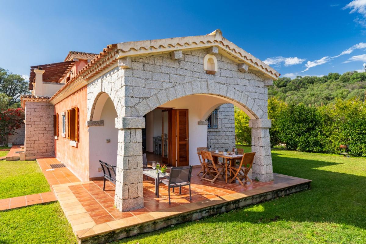 Nexus Hotels di Bini Viaggi S.R.L. Appartamenti Vecchio Stazzo San Teodoro -  Sistemazione Trilo 4 1