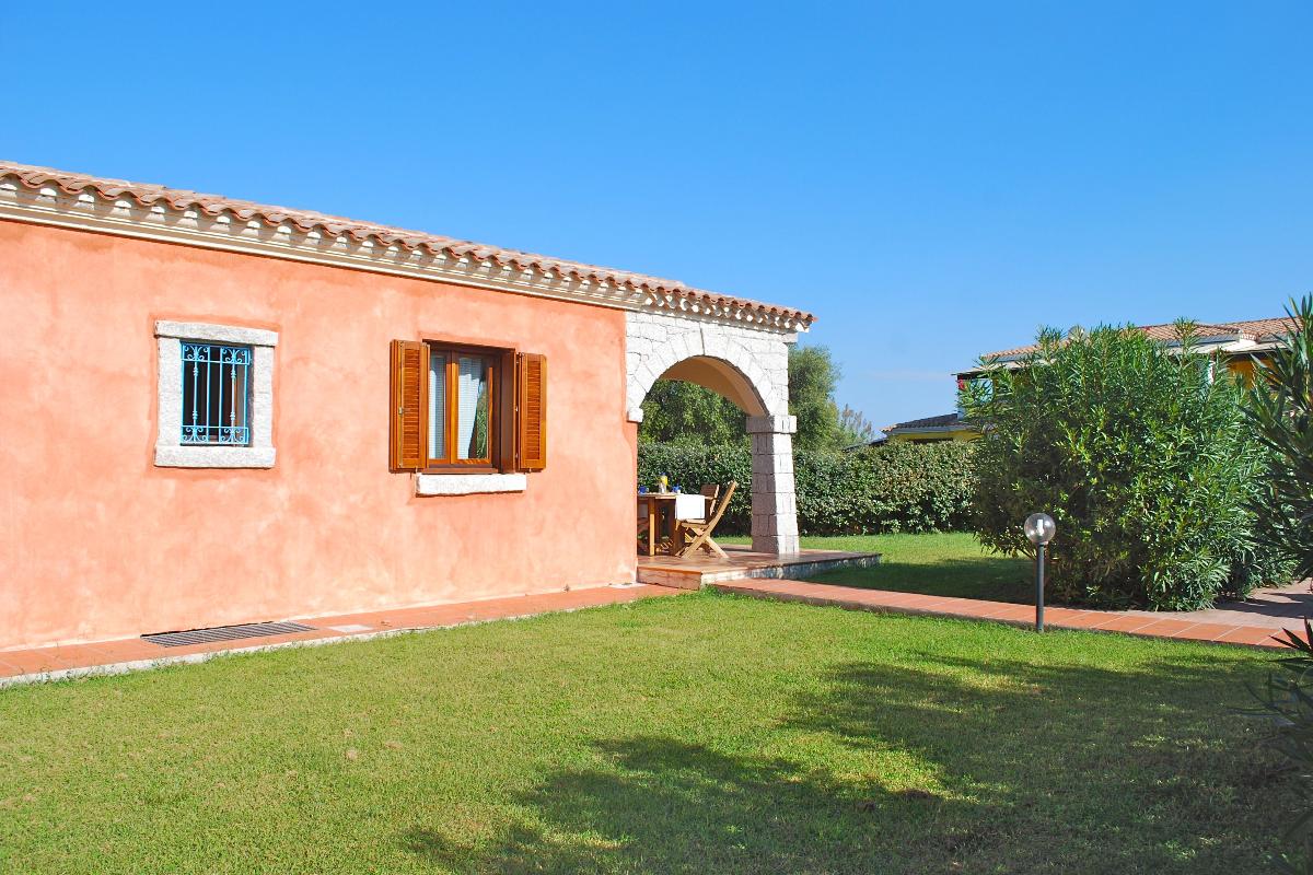 Nexus Hotels di Bini Viaggi S.R.L. Appartamenti Vecchio Stazzo San Teodoro -  Sistemazione Trilo 6 1