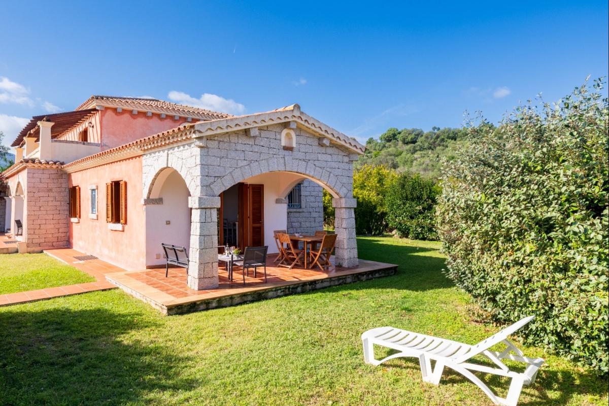 Nexus Hotels di Bini Viaggi S.R.L. Appartamenti Vecchio Stazzo San Teodoro -  Sistemazione Trilo 6 1