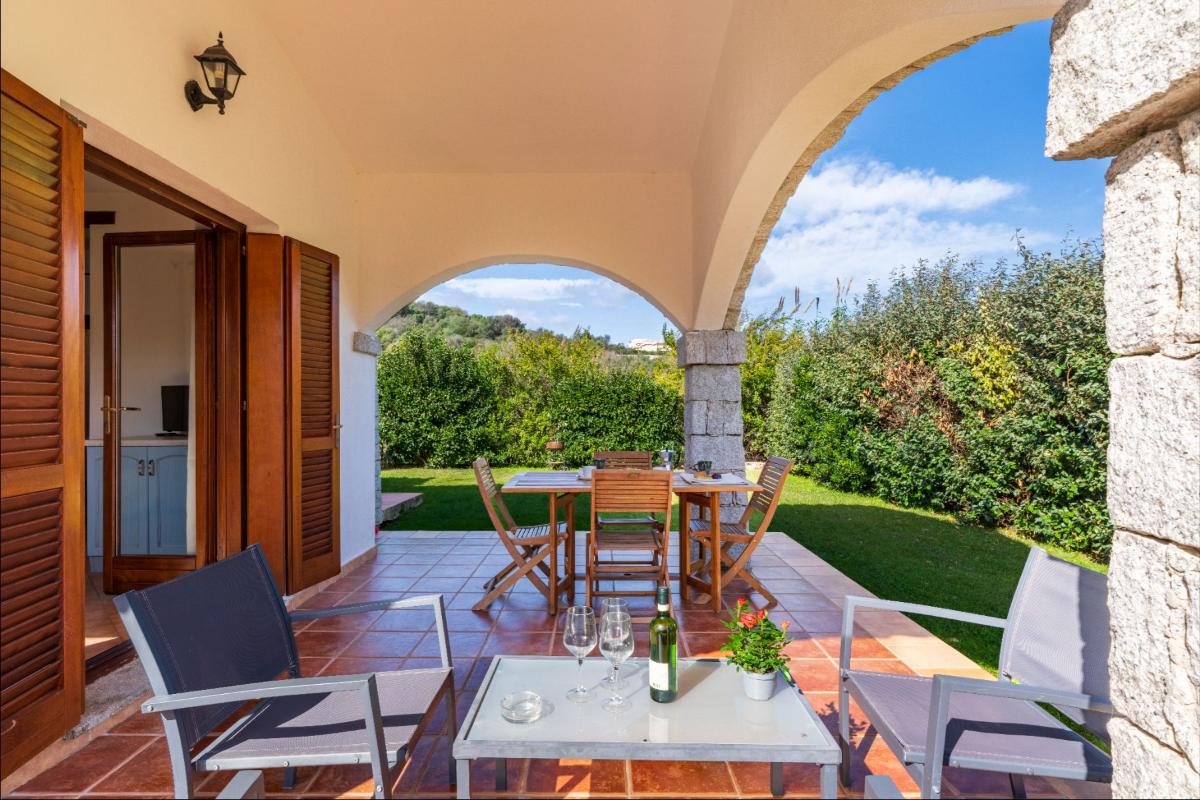 Nexus Hotels di Bini Viaggi S.R.L. Appartamenti Vecchio Stazzo San Teodoro -  Sistemazione Trilo 6 1