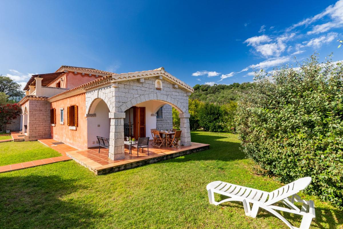 Nexus Hotels di Bini Viaggi S.R.L. Appartamenti Vecchio Stazzo San Teodoro -  Sistemazione Trilo 6 1