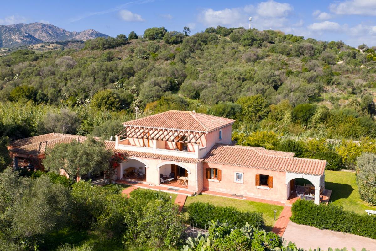 Nexus Hotels di Bini Viaggi S.R.L. Appartamenti Vecchio Stazzo San Teodoro -  Sistemazione Trilo 6 1