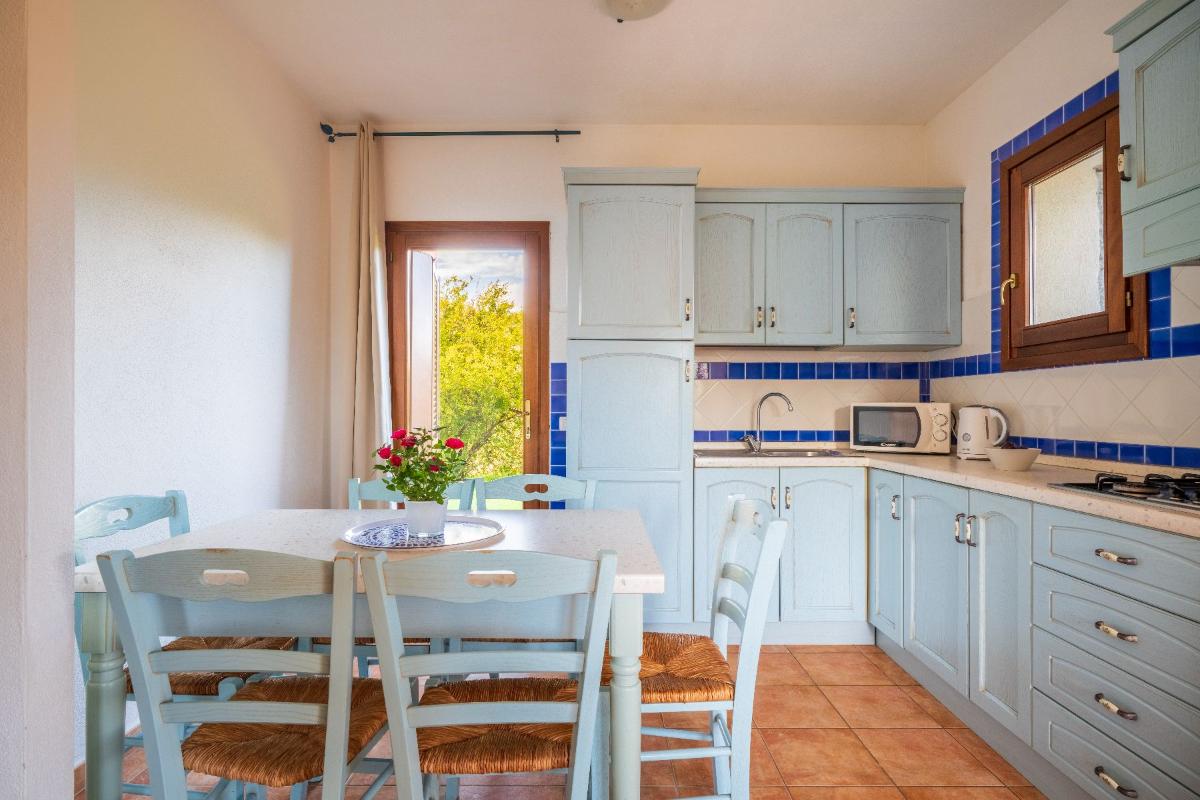 Nexus Hotels di Bini Viaggi S.R.L. Appartamenti Vecchio Stazzo San Teodoro -  Sistemazione Trilo 6 1