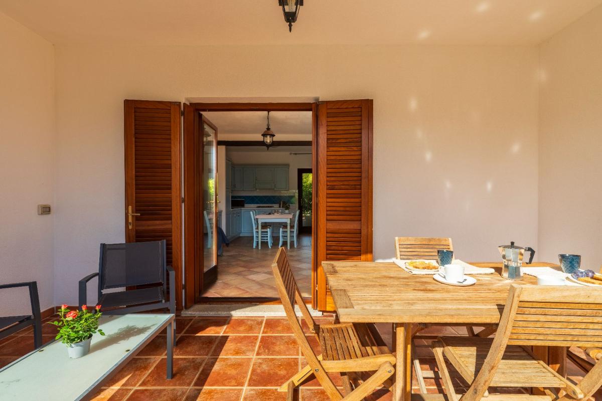 Nexus Hotels di Bini Viaggi S.R.L. Appartamenti Vecchio Stazzo San Teodoro -  Sistemazione Trilo 6 DS 1