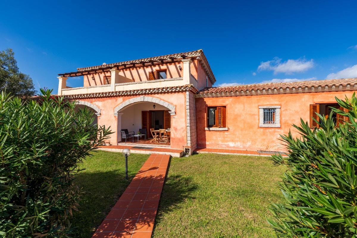 Nexus Hotels di Bini Viaggi S.R.L. Appartamenti Vecchio Stazzo San Teodoro -  Sistemazione Trilo 6 DS 1