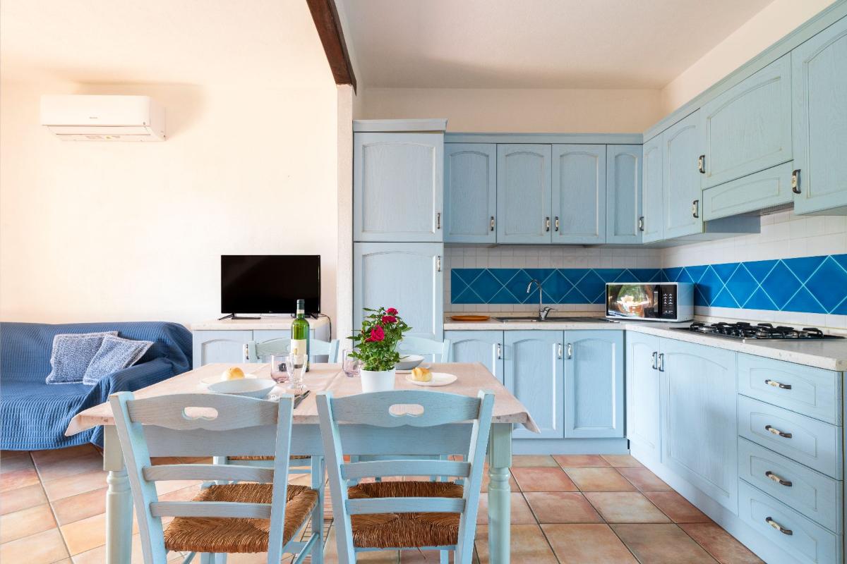 Nexus Hotels di Bini Viaggi S.R.L. Appartamenti Vecchio Stazzo San Teodoro -  Sistemazione Trilo 6 DS 1