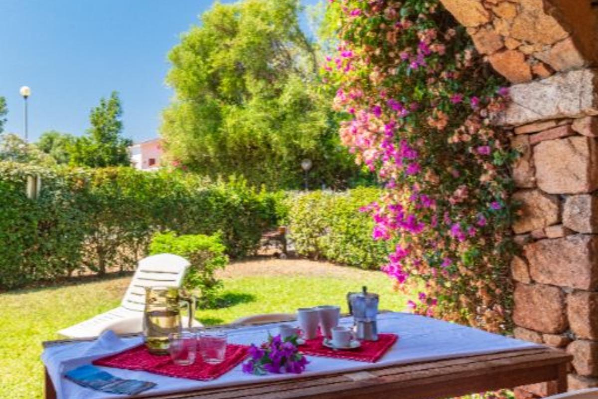 Nexus Hotels di Bini Viaggi S.R.L. Residence Oasi e Oasi Blu San Teodoro - Sistemazione Bilo 4 1