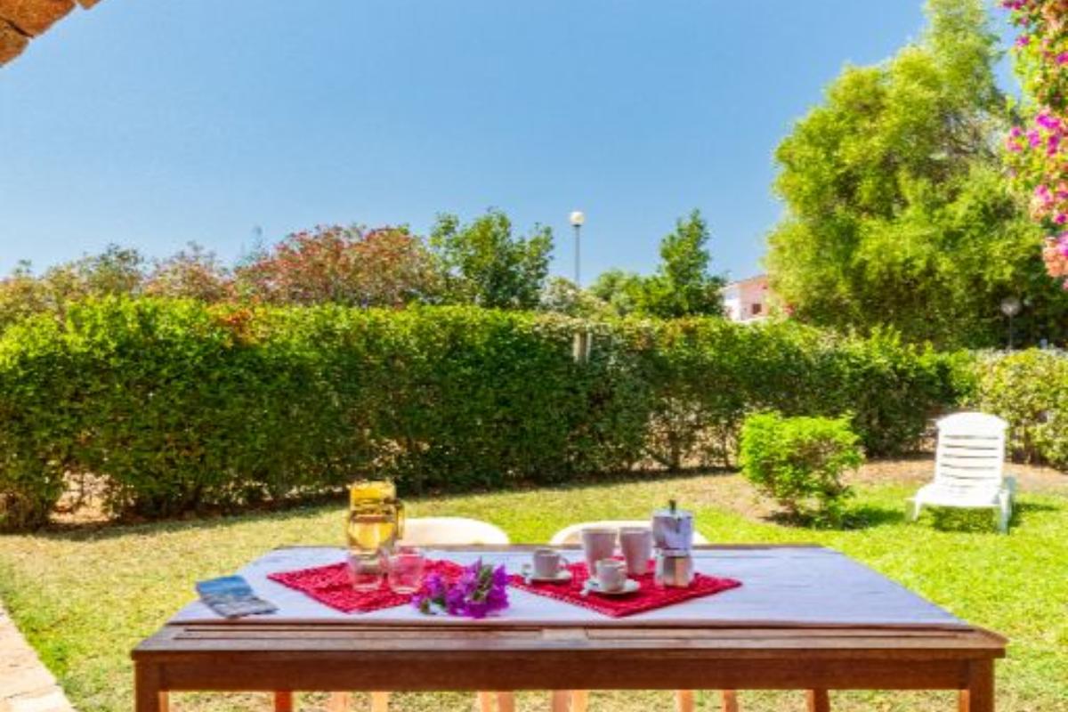 Nexus Hotels di Bini Viaggi S.R.L. Residence Oasi e Oasi Blu San Teodoro - Sistemazione Bilo 4 1