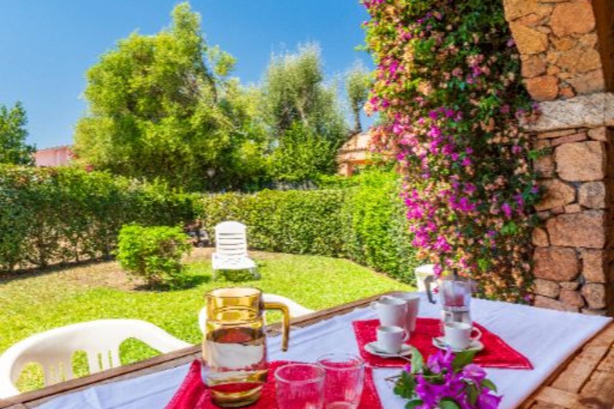 Nexus Hotels di Bini Viaggi S.R.L. Residence Oasi e Oasi Blu San Teodoro - Sistemazione Bilo 4 1