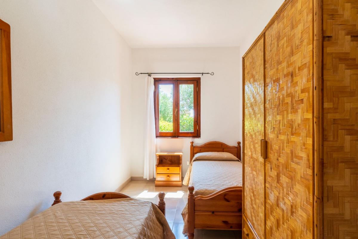 Nexus Hotels di Bini Viaggi S.R.L. Residence Oasi e Oasi Blu San Teodoro -  Sistemazione Quadri 8 1