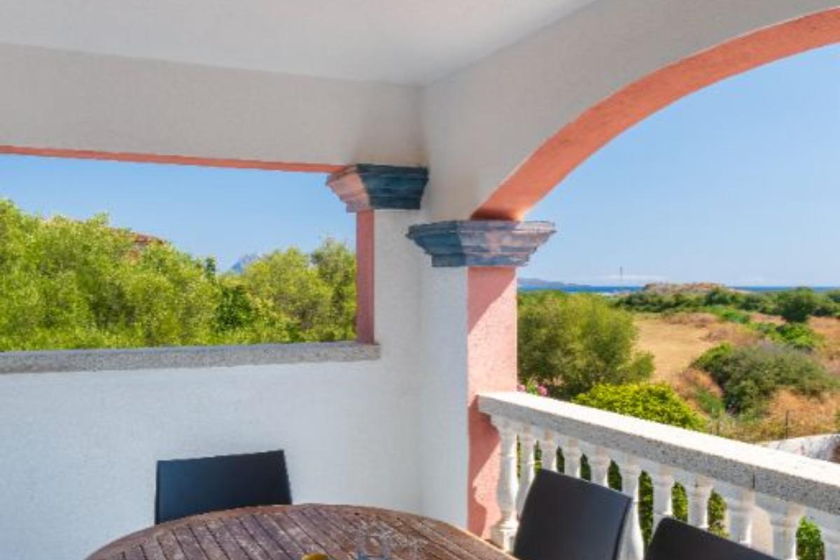 Nexus Hotels di Bini Viaggi S.R.L. Residence Oasi e Oasi Blu San Teodoro - Sistemazione Trilo 4 BLU 1