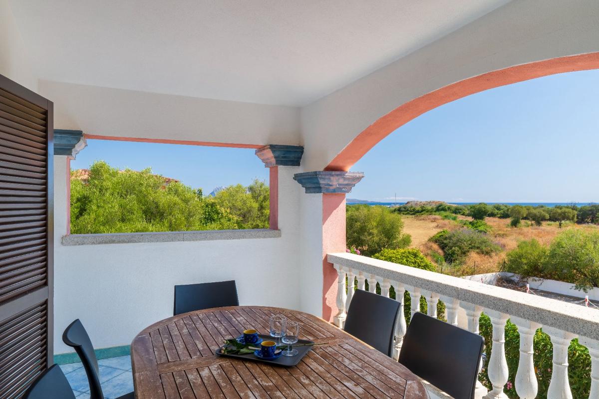 Nexus Hotels di Bini Viaggi S.R.L. Residence Oasi e Oasi Blu San Teodoro -  Sistemazione Trilo 4 BLU 1