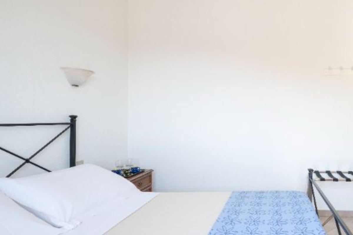 Nexus Hotels di Bini Viaggi S.R.L. Residence Oasi e Oasi Blu San Teodoro - Sistemazione Trilo 6 BLU 1