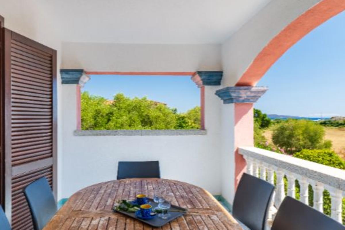 Nexus Hotels di Bini Viaggi S.R.L. Residence Oasi e Oasi Blu San Teodoro - Sistemazione Trilo 6 BLU 1