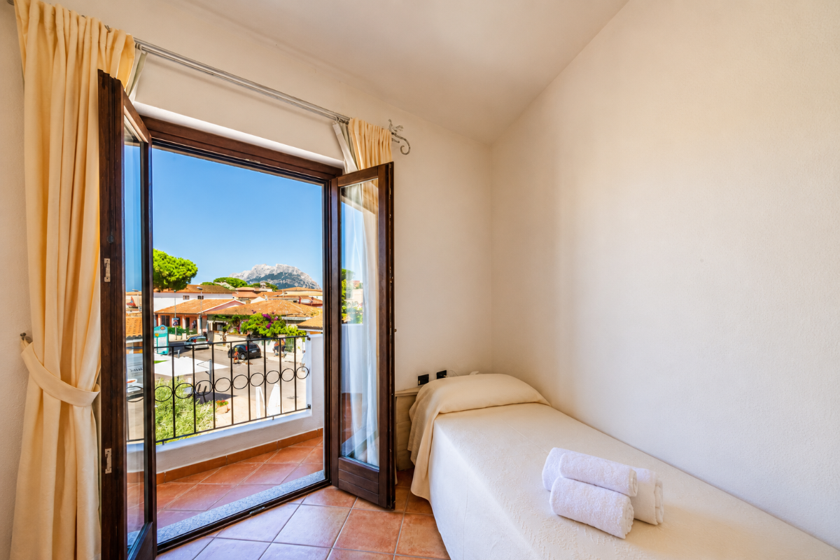 Nexus Hotels di Bini Viaggi S.R.L. Hotel Il Faro di Molara Porto San Paolo -  Sistemazione Comfort 1