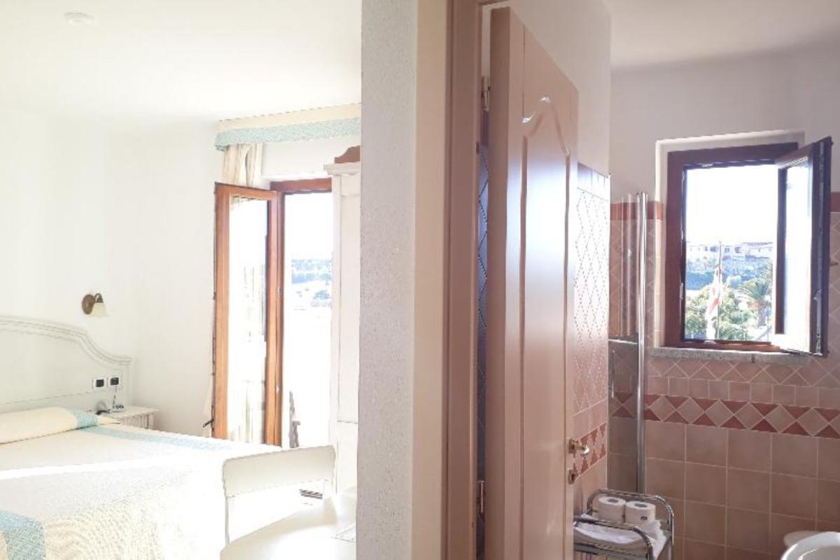 Nexus Hotels di Bini Viaggi S.R.L. Hotel Il Faro di Molara Porto San Paolo -  Sistemazione Zimmer im Dépendance 1