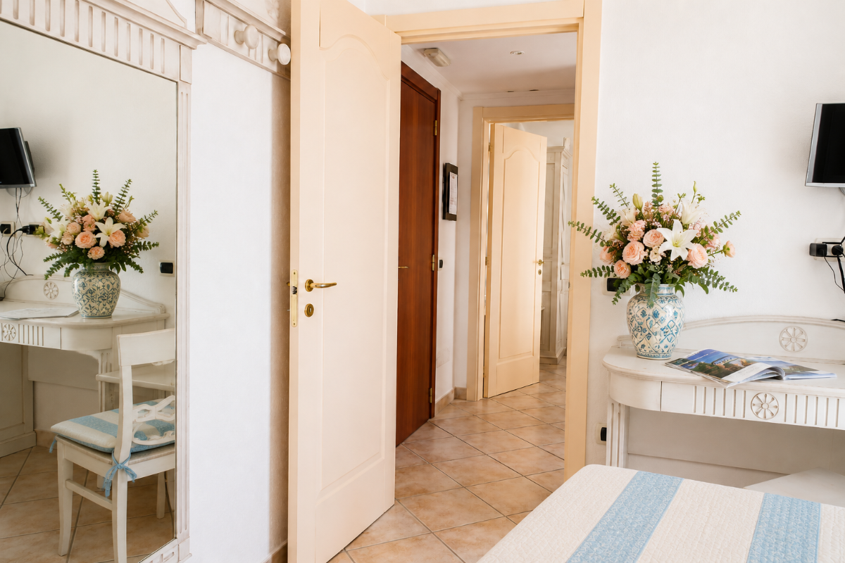 Nexus Hotels di Bini Viaggi S.R.L. Hotel Il Faro di Molara Porto San Paolo -  Sistemazione Room in the Dépendance 1