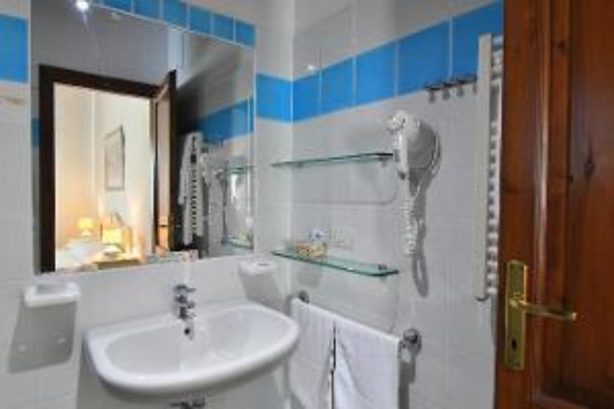 Nexus Hotels di Bini Viaggi S.R.L. Li Suari Club Village San Teodoro -  Sistemazione Economía 1