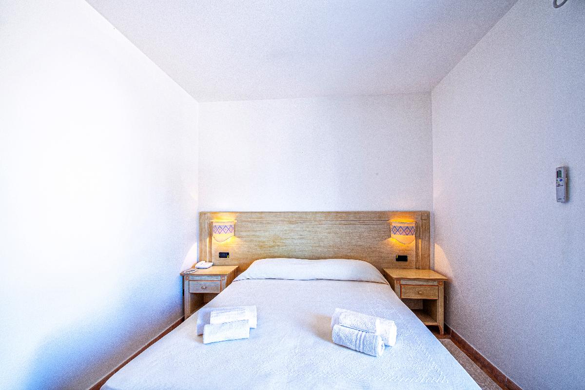 Nexus Hotels di Bini Viaggi S.R.L. Hotel Il Faro di Molara Porto San Paolo -  Sistemazione Economía 1