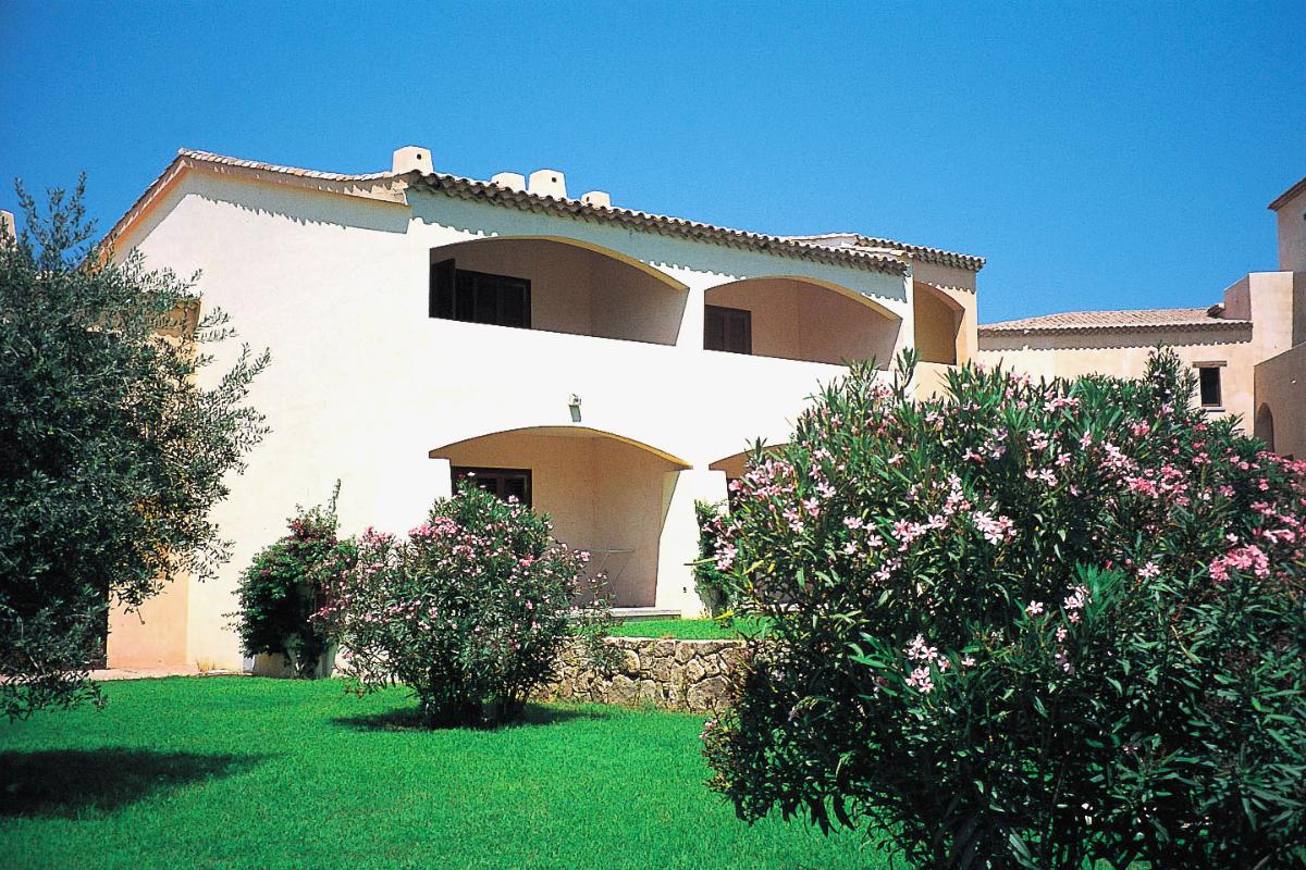 Nexus Hotels di Bini Viaggi S.R.L.  Golfo di Marinella -  Sistemazione Bilo 4 1