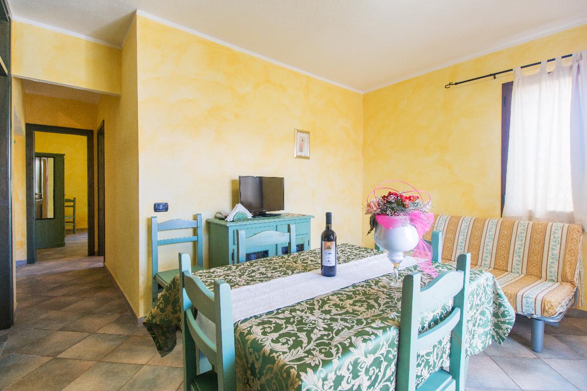 Nexus Hotels di Bini Viaggi S.R.L. Residence Gli Ontani Orosei -  Sistemazione Trilo B6 1