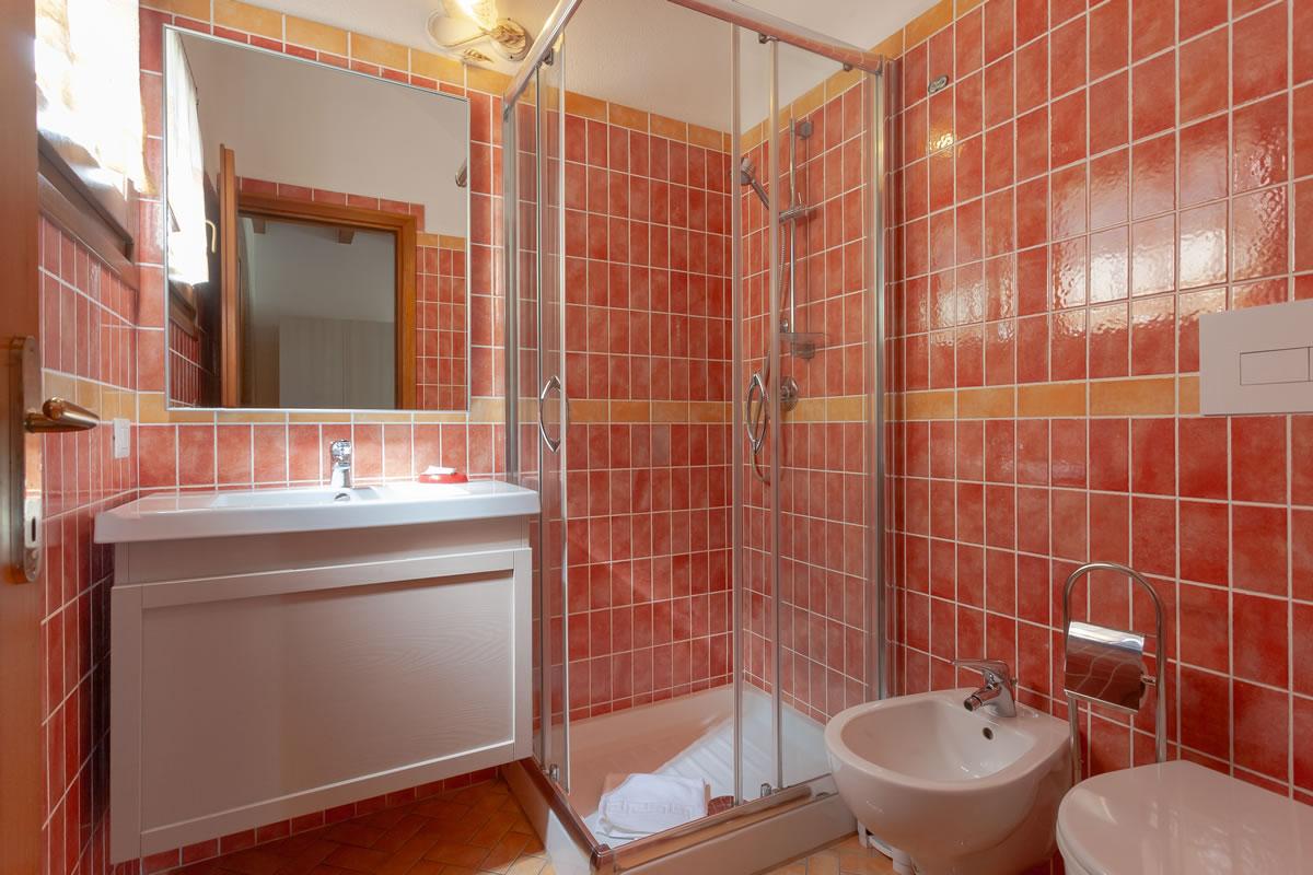 Residenze Pettirosso Pettirosso Center San Teodoro -  Camera Camera Matrimoniale 1