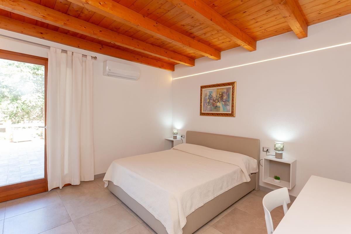 Residenze Pettirosso Pettirosso Center San Teodoro -  Camera Camera Deluxe 1
