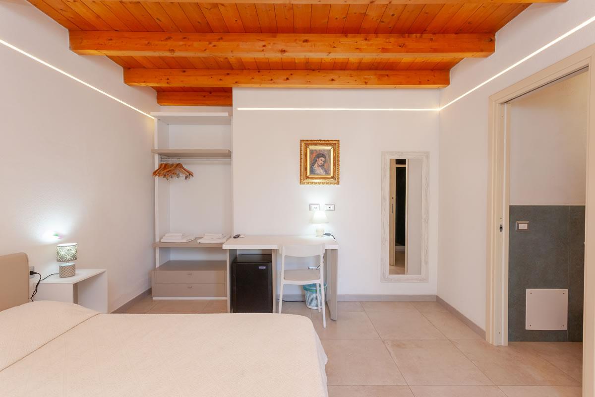 Residenze Pettirosso Pettirosso Center San Teodoro -  Camera Camera Deluxe 1