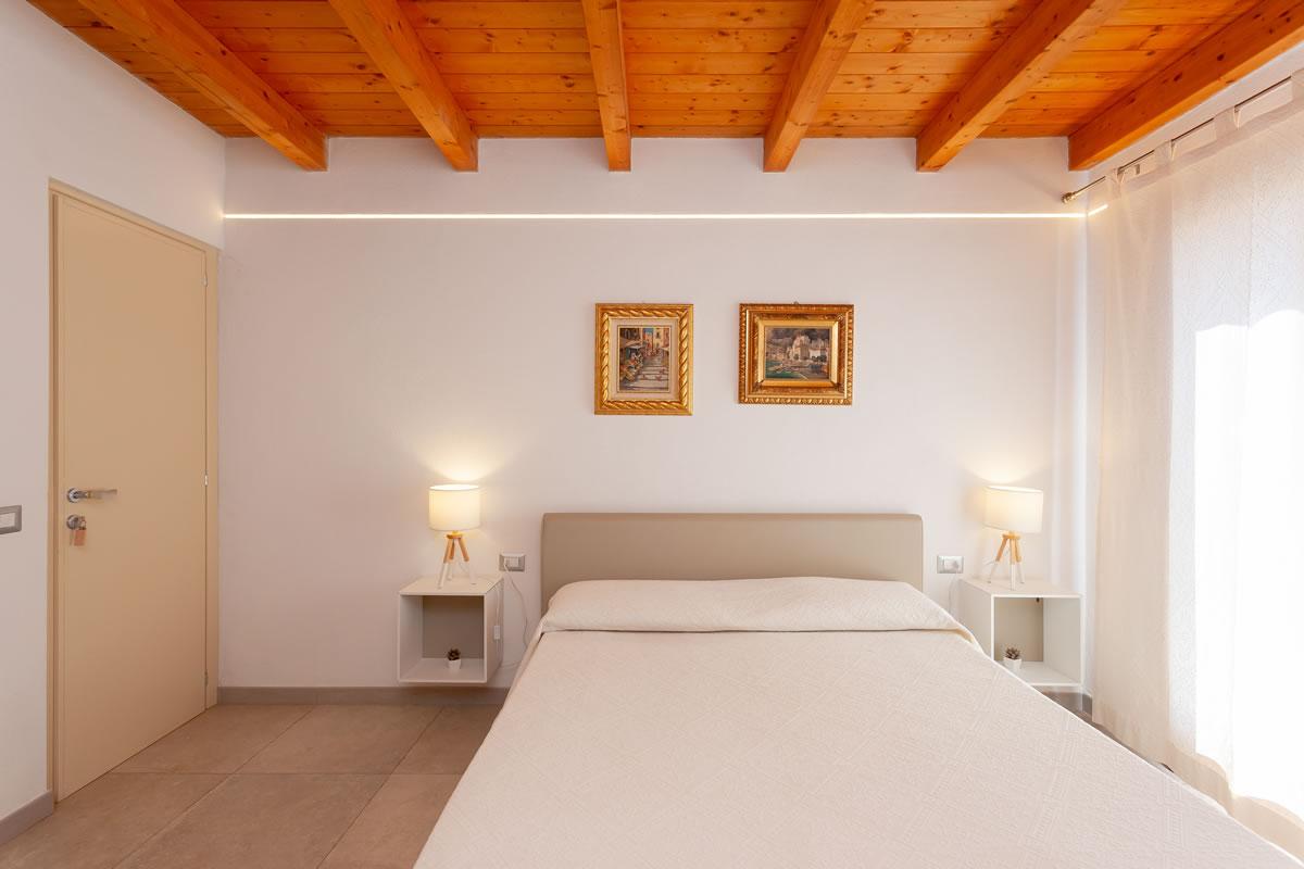 Residenze Pettirosso Pettirosso Center San Teodoro -  Camera Camera Deluxe 1