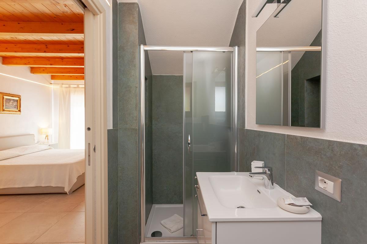 Residenze Pettirosso Pettirosso Center San Teodoro -  Camera Camera Deluxe 1