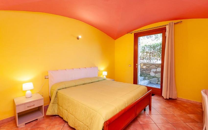 Residenze Pettirosso Pettirosso Garden San Teodoro -  Appartamento Camera Matrimoniale 1
