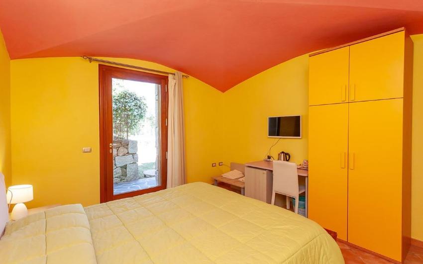 Residenze Pettirosso Pettirosso Garden San Teodoro -  Appartamento Camera Matrimoniale 1
