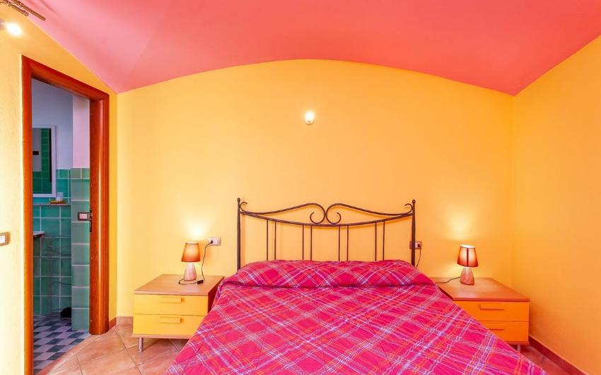 Residenze Pettirosso Pettirosso Garden San Teodoro -  Appartamento Camera Matrimoniale 1