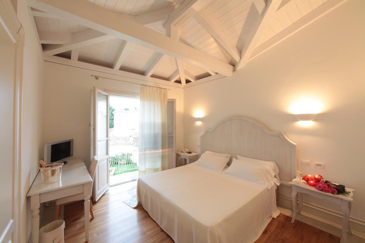 Tarthesh Hotel Guspini -  Camera Camera Deluxe 1