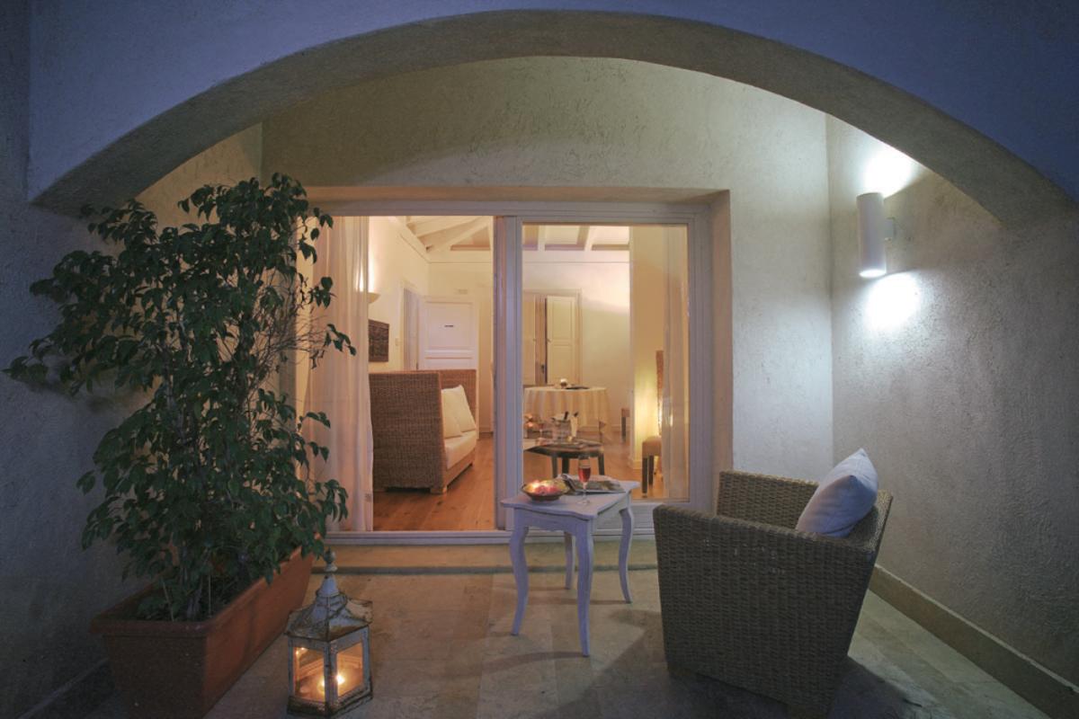 Tarthesh Hotel Guspini -  Camera Junior Suite 1