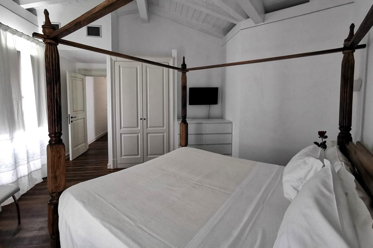 Tarthesh Hotel Guspini -  Camera Senior Suite 1