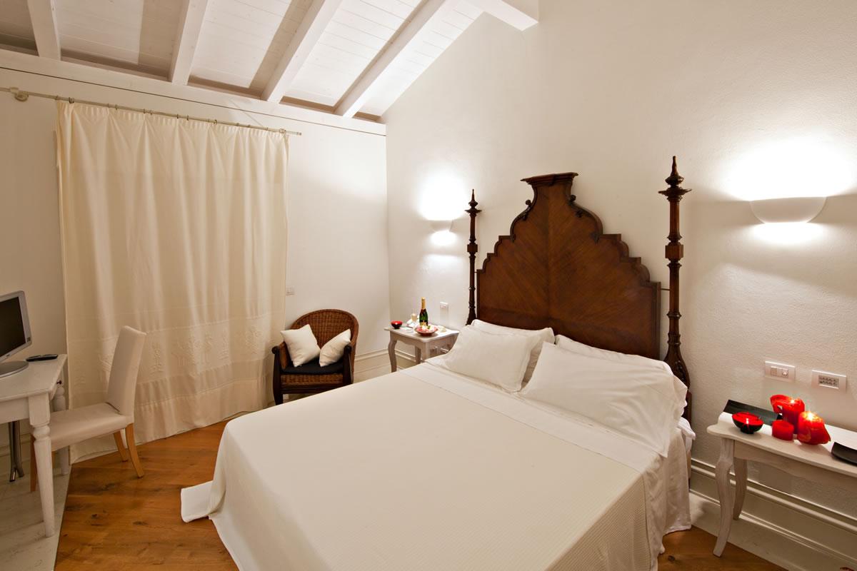 Tarthesh Hotel Guspini -  Camera Suite Antichi Sogni 1
